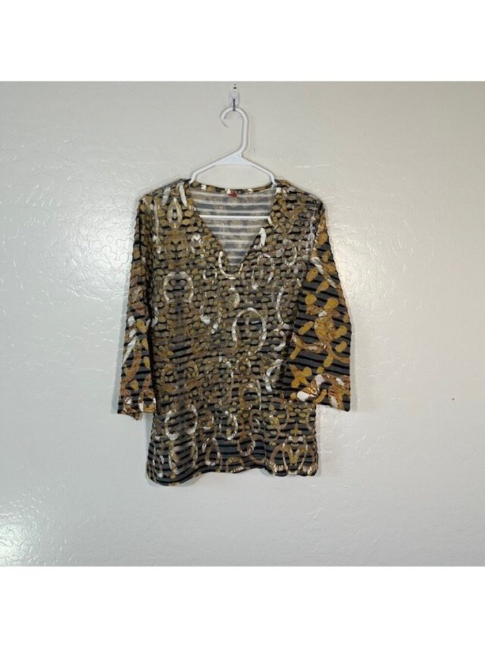Before and Again Top Womens Medium Banda Shirt Layered Art V Neck BOHO